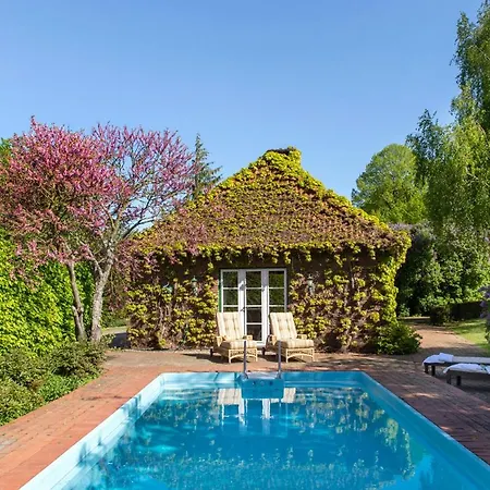 Meierei - Mit Pool & Tennisplatz, Nahe Ostsee *